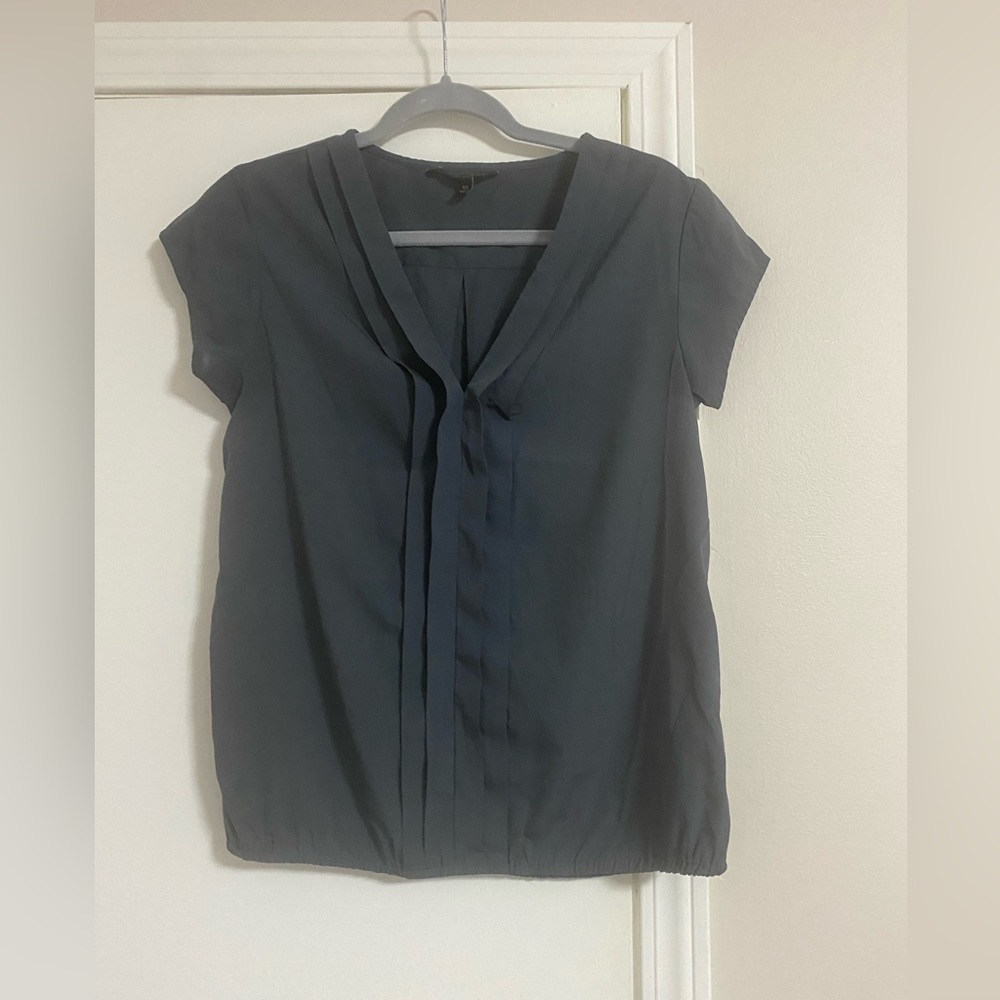 Banana Republic Charcoal Gray/Blue Shortsleeved Blouse size XS